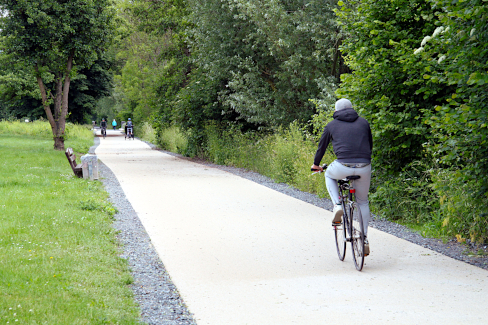 Radweg am Praunheimer Wehr