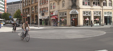 Kreisel an der Vilbeler Landstraße