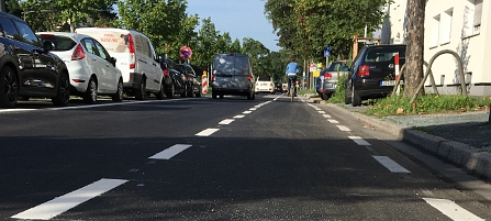 Sicherheitstrennstreifen in der Mörfelder Landstraße