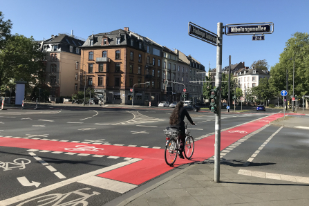 Roteinfärbung am Nibelungenplatz