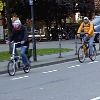 Radfahrer auf markiertem Radweg – vergrößerte Ansicht wird in Lightbox angezeigt
