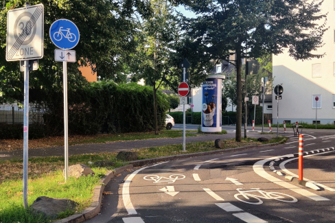 Zweirichtungsradweg Gerlachstraße